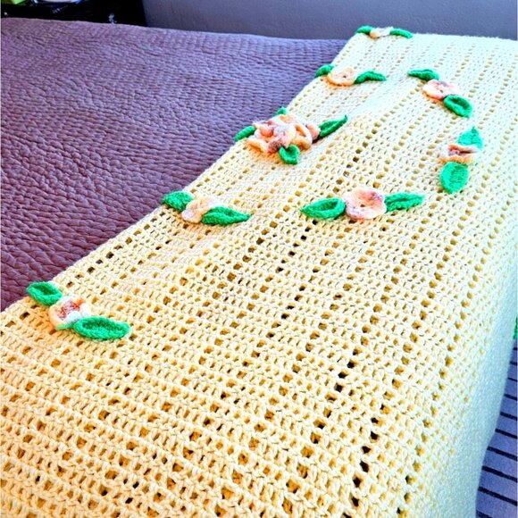 Vintage Crochet Yellow Floral Blanket Topper 70 x 80 Handmade Afghan & Flowers - Picture 3 of 13
